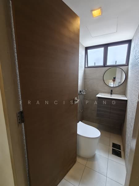 Pandan Valley, 4 Pandan Valley, 3 Bedrooms, 2,024 sqft, Condominium For Rent, by Francis Pang, 500183027 - Bathroom - PropertyGuru.com.sg