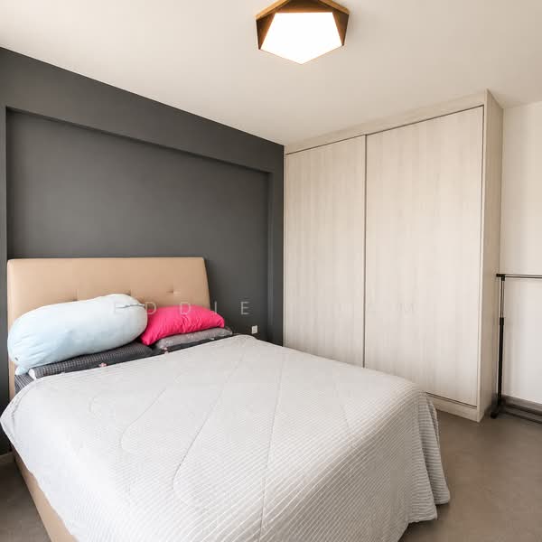 334D Yishun Riverwalk, 334D Yishun Street 31, 3 Bedrooms, 990 sqft, HDB Flat For Rent, by Eddie Tham, 500183031 - Master Bedroom - PropertyGuru.com.sg