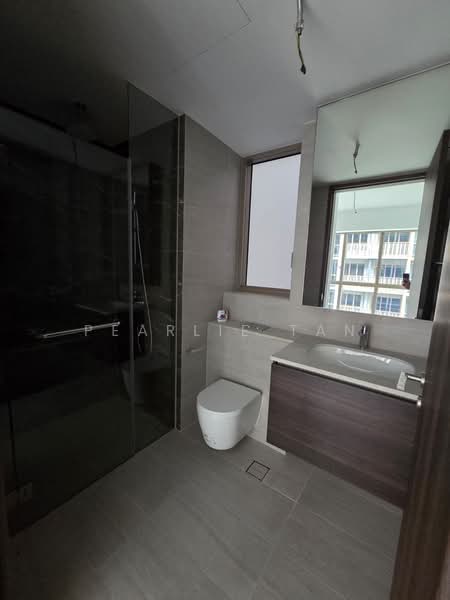 Pasir Ris 8, 8 Pasir Ris Drive 8, 2 Bedrooms, 775 sqft, Apartment For Rent, by Pearlie Tan, 500183035 - Bathroom - PropertyGuru.com.sg