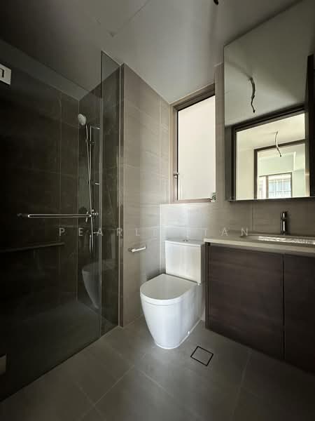 Pasir Ris 8, 8 Pasir Ris Drive 8, 2 Bedrooms, 775 sqft, Apartment For Rent, by Pearlie Tan, 500183035 - Bathroom - PropertyGuru.com.sg