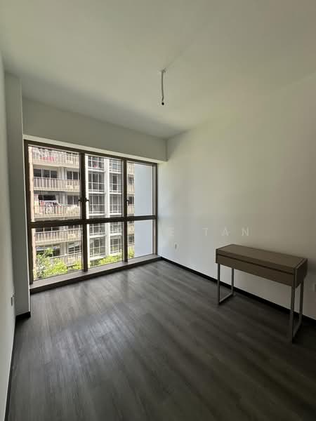 Pasir Ris 8, 8 Pasir Ris Drive 8, 2 Bedrooms, 775 sqft, Apartment For Rent, by Pearlie Tan, 500183035 - Master room - PropertyGuru.com.sg