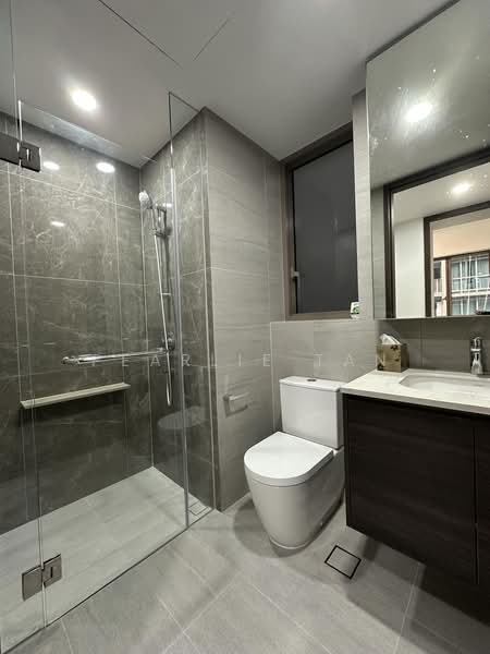 Pasir Ris 8, 8 Pasir Ris Drive 8, 2 Bedrooms, 775 sqft, Apartment For Rent, by Pearlie Tan, 500183035 - Bathroom - PropertyGuru.com.sg