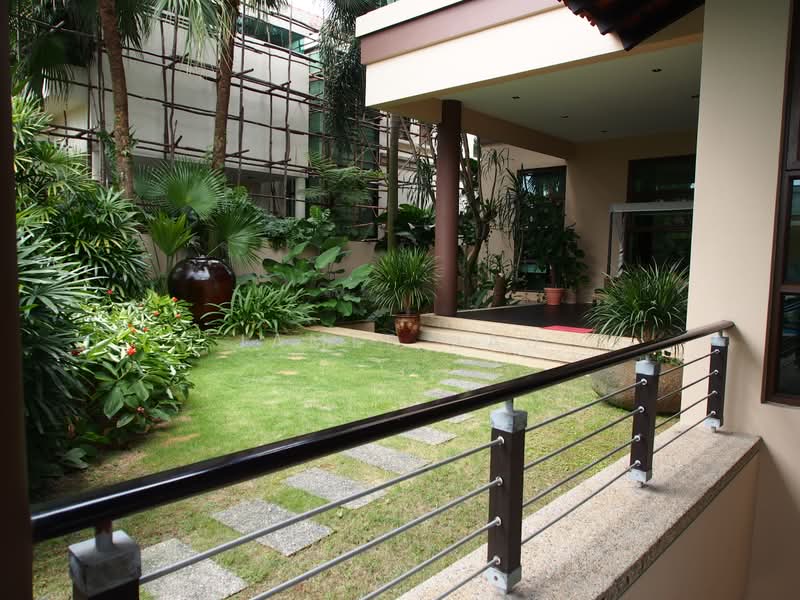 Walk to Botanic Gardens and Stevens MRT! Beautiful elevated 2 storey bungalow with basement!, , 5 Bedrooms, 6,200 sqft, Detached House For Sale, by James Jau, 500183038 - Exterior - PropertyGuru.com.sg