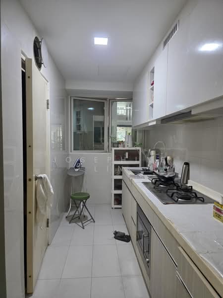 1 Canberra, 7 Canberra Drive, 3 Bedrooms, 1,206 sqft, Executive Condominium For Sale, by Josephine Lin, 500183041 - Kitchen - PropertyGuru.com.sg