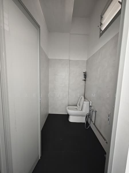 848 Sims Avenue HDB Shophouse, 848 Sims Avenue, Eunos / Geylang / Paya Lebar, 861 sqft, Shop / Shophouse For Rent, by Sharlene Lim SL, 500183051 - Bathroom - CommercialGuru.com.sg