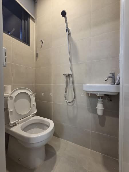 Lumina Grand, Bukit Batok West Ave. 5, Room Rental, 100 sqft, Condominium For Rent, by Jess Chaim, 500183052 - Bathroom - PropertyGuru.com.sg