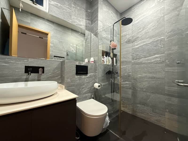 Starville, 68 Lengkong Tiga, 3 Bedrooms, 1,475 sqft, Condominium For Sale, by Jason Ng, 500183056 - Common Bathroom - PropertyGuru.com.sg