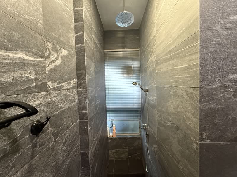 Starville, 68 Lengkong Tiga, 3 Bedrooms, 1,475 sqft, Condominium For Sale, by Jason Ng, 500183056 - Master Bathroom Rain Shower - PropertyGuru.com.sg