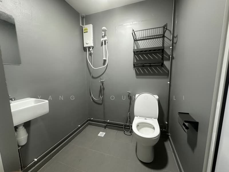 576868, Jalan Sembang, Studio, 200 sqft, Terraced House For Rent, by Yang (Young) Li, 500183066 - Bathroom - PropertyGuru.com.sg