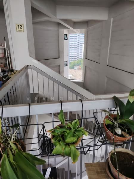 14 Saint George's Road, 14 Saint George's Road, 2 Bedrooms, 721 sqft, HDB Flat For Sale, by Vernon Sun, 500183085 - Corridor - PropertyGuru.com.sg