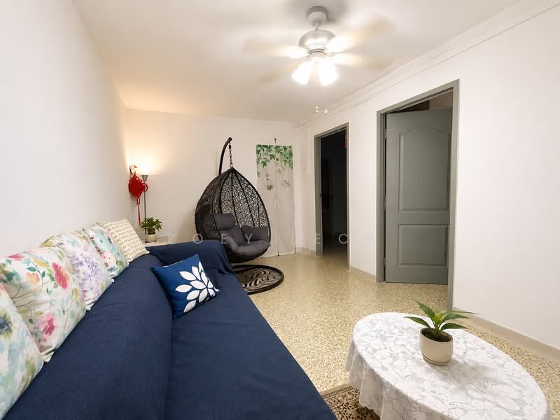 123 Lorong 1 Toa Payoh, 123 Lorong 1 Toa Payoh, 2 Bedrooms, 721 sqft, HDB Flat For Sale, by Zoey Leck, 500183087 - Living Room - PropertyGuru.com.sg