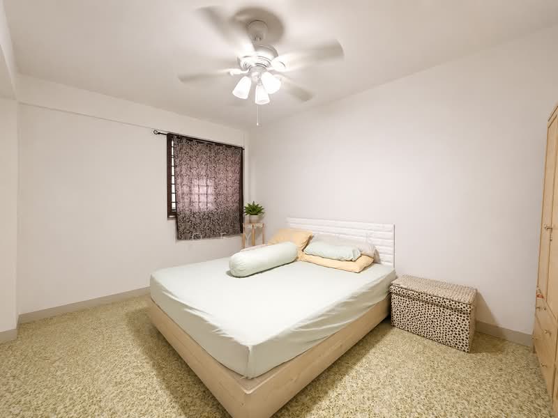 123 Lorong 1 Toa Payoh, 123 Lorong 1 Toa Payoh, 2 Bedrooms, 721 sqft, HDB Flat For Sale, by Zoey Leck, 500183087 - Bedroom - PropertyGuru.com.sg