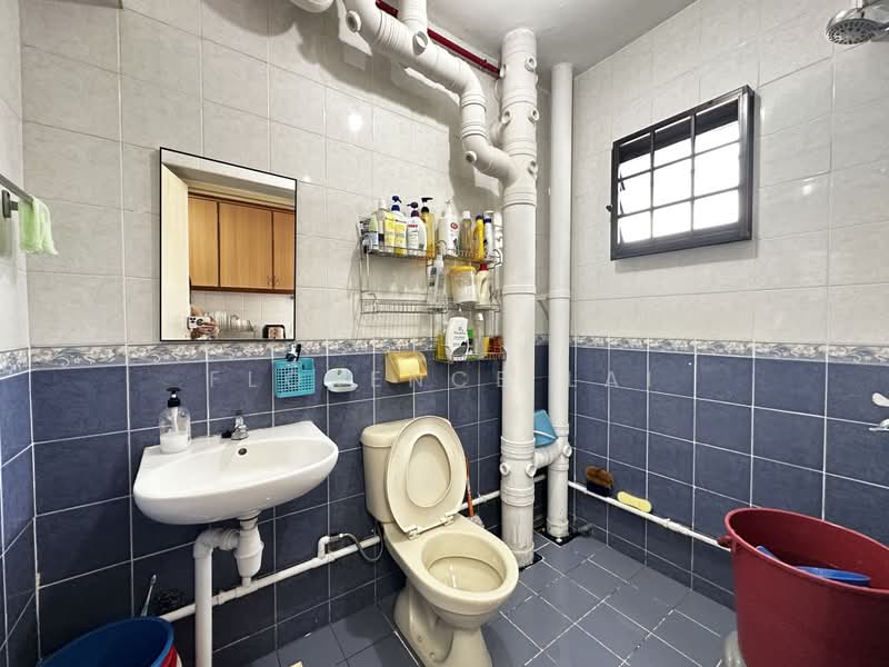 195 Rivervale Drive, 195 Rivervale Drive, Room Rental, 150 sqft, HDB Flat For Rent, by Florence Lai, 500183089 - Bathroom - PropertyGuru.com.sg