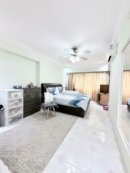 570 Hougang Street 51, 570 Hougang Street 51, 3 Bedrooms, 1,302 sqft, HDB Flat For Sale, by Nona Kirana, 500183095 - Bedroom - PropertyGuru.com.sg