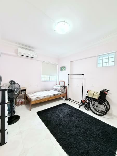 570 Hougang Street 51, 570 Hougang Street 51, 3 Bedrooms, 1,302 sqft, HDB Flat For Sale, by Nona Kirana, 500183095 - Bedroom - PropertyGuru.com.sg