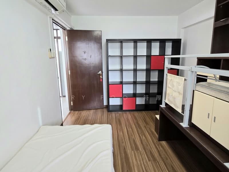 93 Jalan Dua, 93 Jalan Dua, 2 Bedrooms, 667 sqft, HDB Flat For Rent, by Gary Foo 符厚勤, 500183113 - Bedroom - PropertyGuru.com.sg