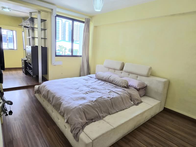 93 Jalan Dua, 93 Jalan Dua, 2 Bedrooms, 667 sqft, HDB Flat For Rent, by Gary Foo 符厚勤, 500183113 - Master Bedroom - PropertyGuru.com.sg