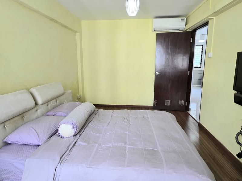 93 Jalan Dua, 93 Jalan Dua, 2 Bedrooms, 667 sqft, HDB Flat For Rent, by Gary Foo 符厚勤, 500183113 - Master Bedroom - PropertyGuru.com.sg