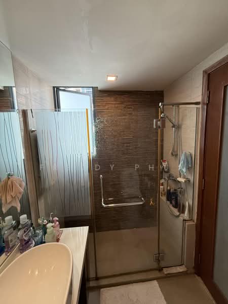 Blue Horizon, 21 West Coast Crescent, 3 Bedrooms, 1,152 sqft, Condominium For Sale, by Freddy Phua, 500183114 - Bathroom - PropertyGuru.com.sg