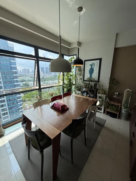 Blue Horizon, 21 West Coast Crescent, 3 Bedrooms, 1,152 sqft, Condominium For Sale, by Freddy Phua, 500183114 - Dining Room - PropertyGuru.com.sg