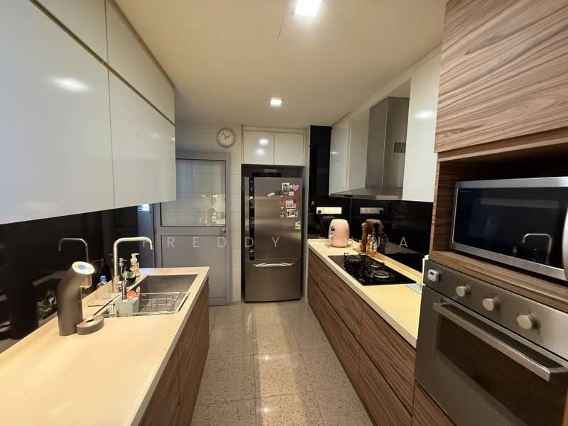 Blue Horizon, 21 West Coast Crescent, 3 Bedrooms, 1,152 sqft, Condominium For Sale, by Freddy Phua, 500183114 - Kitchen - PropertyGuru.com.sg