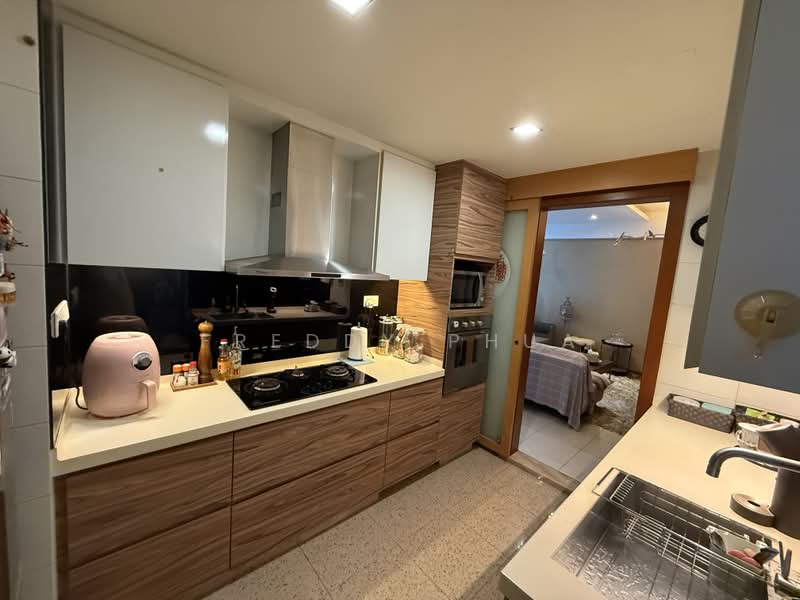 Blue Horizon, 21 West Coast Crescent, 3 Bedrooms, 1,152 sqft, Condominium For Sale, by Freddy Phua, 500183114 - Kitchen - PropertyGuru.com.sg