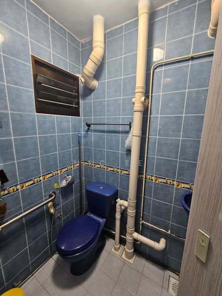 29 Marsiling Drive, 29 Marsiling Drive, 4 Bedrooms, 1,044 sqft, HDB Flat For Sale, by Nic Ee, 500183115 - Bathroom - PropertyGuru.com.sg