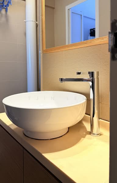 Hougang Central, , 3 Bedrooms, 1,561 sqft, HDB Flat For Rent, by Tjin Lee, 500183120 - Bathroom - PropertyGuru.com.sg