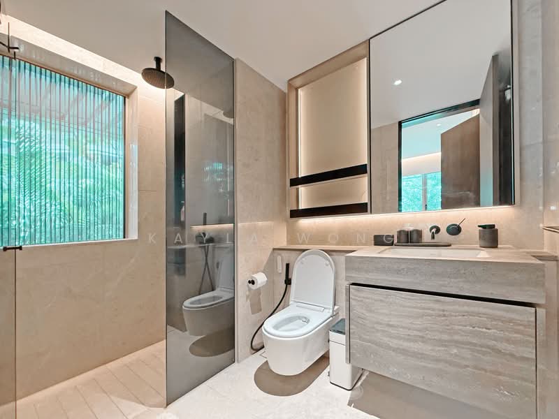 The Reef at King's Dock, 2 Harbourfront Avenue, 2 Bedrooms, 689 sqft, Condominium For Sale, by Kayla Wong, 500183138 - Bathroom - PropertyGuru.com.sg