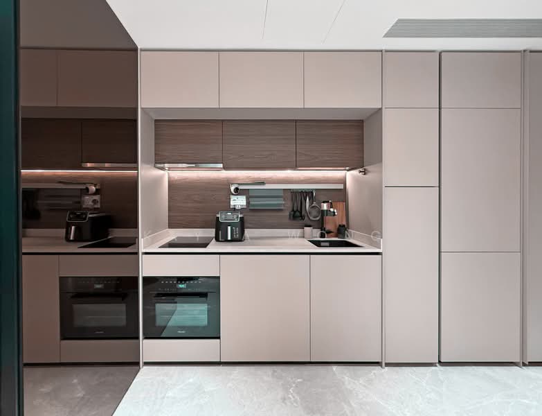 The Reef at King's Dock, 2 Harbourfront Avenue, 2 Bedrooms, 689 sqft, Condominium For Sale, by Kayla Wong, 500183138 - Kitchen - PropertyGuru.com.sg
