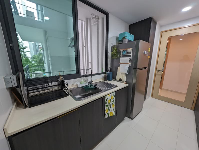 Esparina Residences, 125 Compassvale Bow, 3 Bedrooms, 1,001 sqft, Executive Condominium For Rent, by Jen Kee, 500183153 - Kitchen - PropertyGuru.com.sg