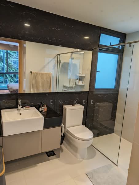 Esparina Residences, 125 Compassvale Bow, 3 Bedrooms, 1,001 sqft, Executive Condominium For Rent, by Jen Kee, 500183153 - Bathroom - PropertyGuru.com.sg