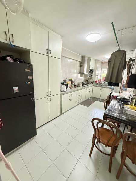 17 Hougang Avenue 3, 17 Hougang Avenue 3, 3 Bedrooms, 1,055 sqft, HDB Flat For Sale, by Wendi Soh, 500183162 - Kitchen - PropertyGuru.com.sg