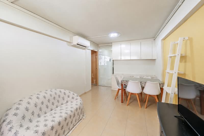 70 Circuit Road, 70 Circuit Road, 1 Bedroom, 452 sqft, HDB Flat For Sale, by Florence Ho, 500183166 - Living Room - PropertyGuru.com.sg