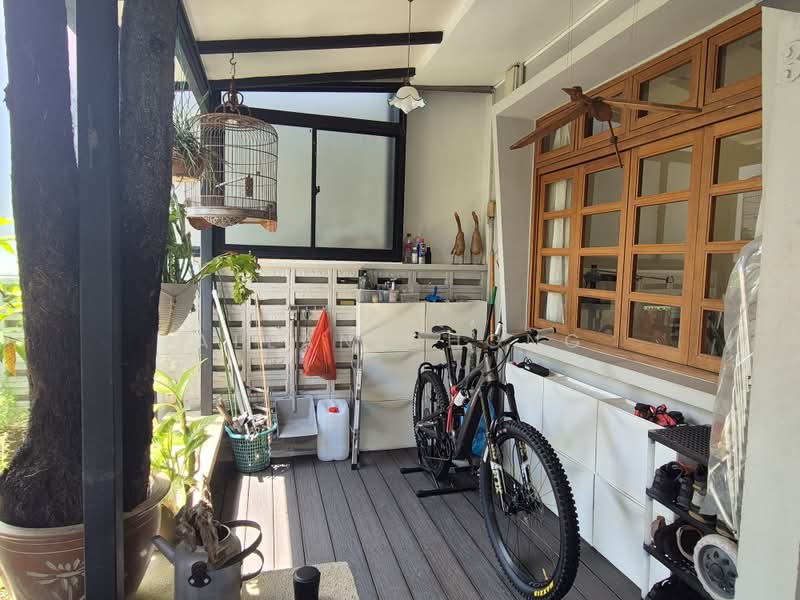 Terraced House, Primrose Avenue, 3 Bedrooms, 1,600 sqft, Terraced House For Rent, by Allan Chong, 500183195 - Balcony - PropertyGuru.com.sg