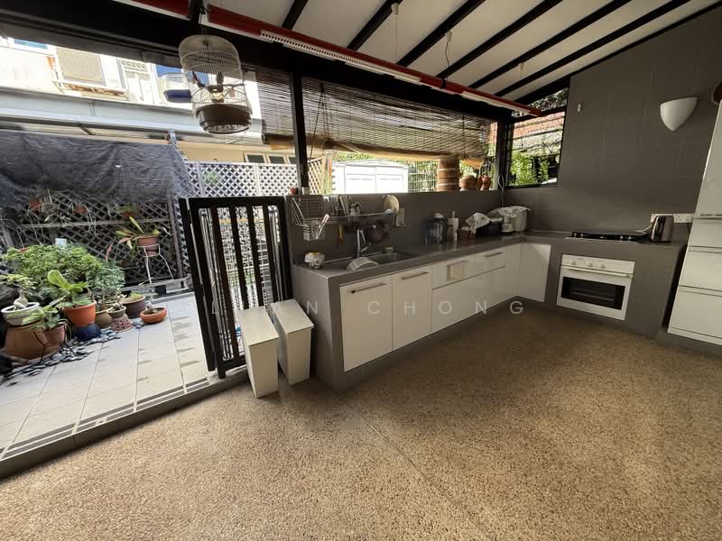 Terraced House, Primrose Avenue, 3 Bedrooms, 1,600 sqft, Terraced House For Rent, by Allan Chong, 500183195 - Kitchen - PropertyGuru.com.sg