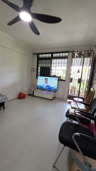 492 Jurong West Street 41, 492 Jurong West Street 41, 2 Bedrooms, 689 sqft, HDB Flat For Sale, by Prescealla Ong, 500183197 - Living Room - PropertyGuru.com.sg