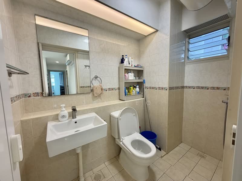 391 Bukit Batok West Avenue 5, 391 Bukit Batok West Avenue 5, 3 Bedrooms, 990 sqft, HDB Flat For Sale, by Ian Teo, 500183206 - Bathroom - PropertyGuru.com.sg