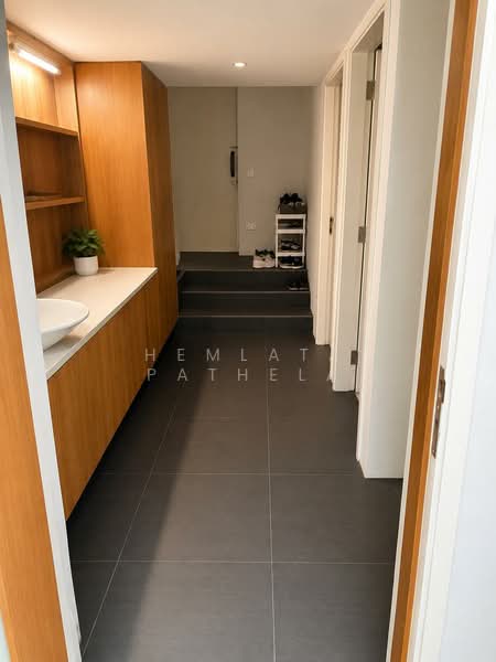 116 cairnhill, cairnhill, 6 Bedrooms, 5,000 sqft, Conservation House For Rent, by Hemlata Pathela, 500183218 - Entrance - PropertyGuru.com.sg
