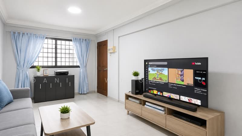 330 Jurong East Avenue 1, 330 Jurong East Avenue 1, 3 Bedrooms, 1,119 sqft, HDB Flat For Sale, by Daniel Wu Guohao, 500183223 - Living Room - PropertyGuru.com.sg