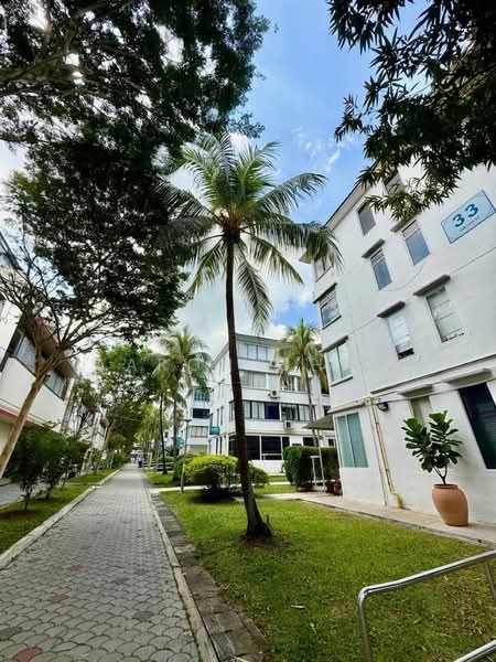 33 Lim Liak Street, 33 Lim Liak Street, 2 Bedrooms, 947 sqft, HDB Flat For Sale, by Aaron Chng, 500183224 - Exterior - PropertyGuru.com.sg