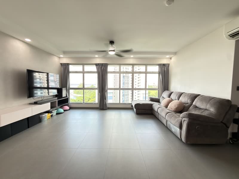 422B Northshore Drive, 422B Northshore Drive, 3 Bedrooms, 1,216 sqft, HDB Flat For Sale, by Sam Lim, 500183226 - Living Room - PropertyGuru.com.sg