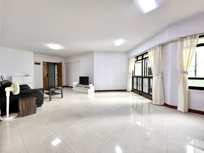 987A Jurong West Street 93, 987A Jurong West Street 93, 3 Bedrooms, 1,227 sqft, HDB Flat For Sale, by Ivan Ng, 500183231 - Living Room - PropertyGuru.com.sg