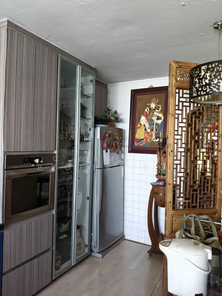 261 Jurong East Street 24, 261 Jurong East Street 24, 2 Bedrooms, 732 sqft, HDB Flat For Sale, by ANGELA HAN SIEW JONG, 500183238 - Kitchen - PropertyGuru.com.sg