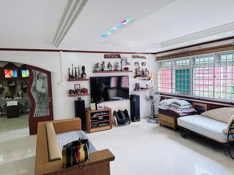 609 Elias Road, 609 Elias Road, 4 Bedrooms, 1,590 sqft, HDB Flat For Sale, by Zarina Majeed, 500183253 - Living Room - PropertyGuru.com.sg