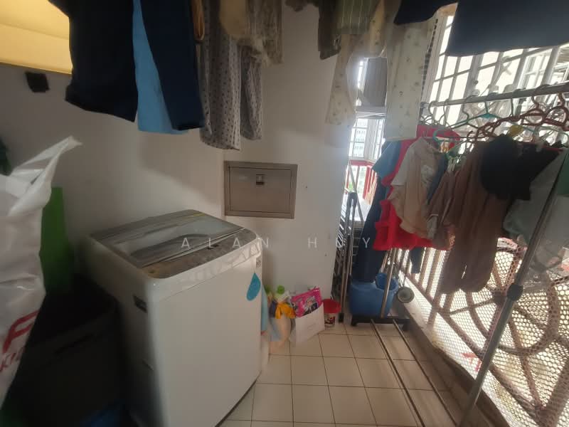 Melville Park, 12 Simei Street 1, Room Rental, 300 sqft, Apartment For Rent, by Alan Huy, 500183277 - Balcony - PropertyGuru.com.sg
