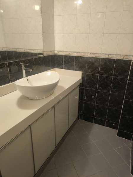 Melville Park, 12 Simei Street 1, Room Rental, 300 sqft, Apartment For Rent, by Alan Huy, 500183277 - Bathroom - PropertyGuru.com.sg