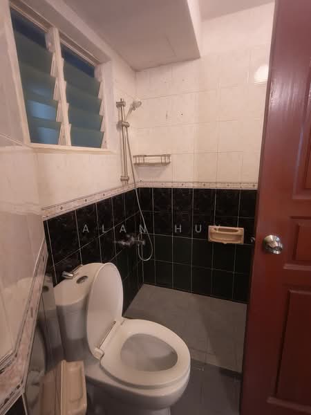 Melville Park, 12 Simei Street 1, Room Rental, 300 sqft, Apartment For Rent, by Alan Huy, 500183277 - Bathroom - PropertyGuru.com.sg