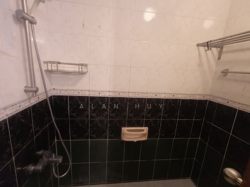 Melville Park, 12 Simei Street 1, Room Rental, 300 sqft, Apartment For Rent, by Alan Huy, 500183277 - Bathroom - PropertyGuru.com.sg
