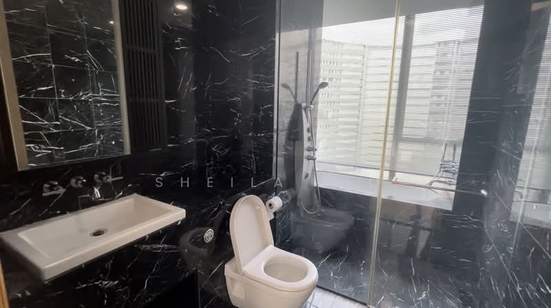 Helios Residences, 15 Cairnhill Circle, 2 Bedrooms, 1,313 sqft, Condominium For Sale, by Sheila Teo, 500183285 - Bathroom - PropertyGuru.com.sg